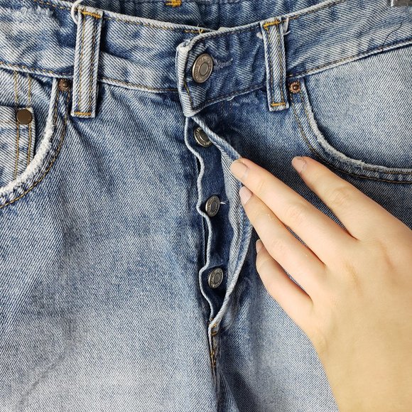 h&m • denim shorts - Picture 5 of 9